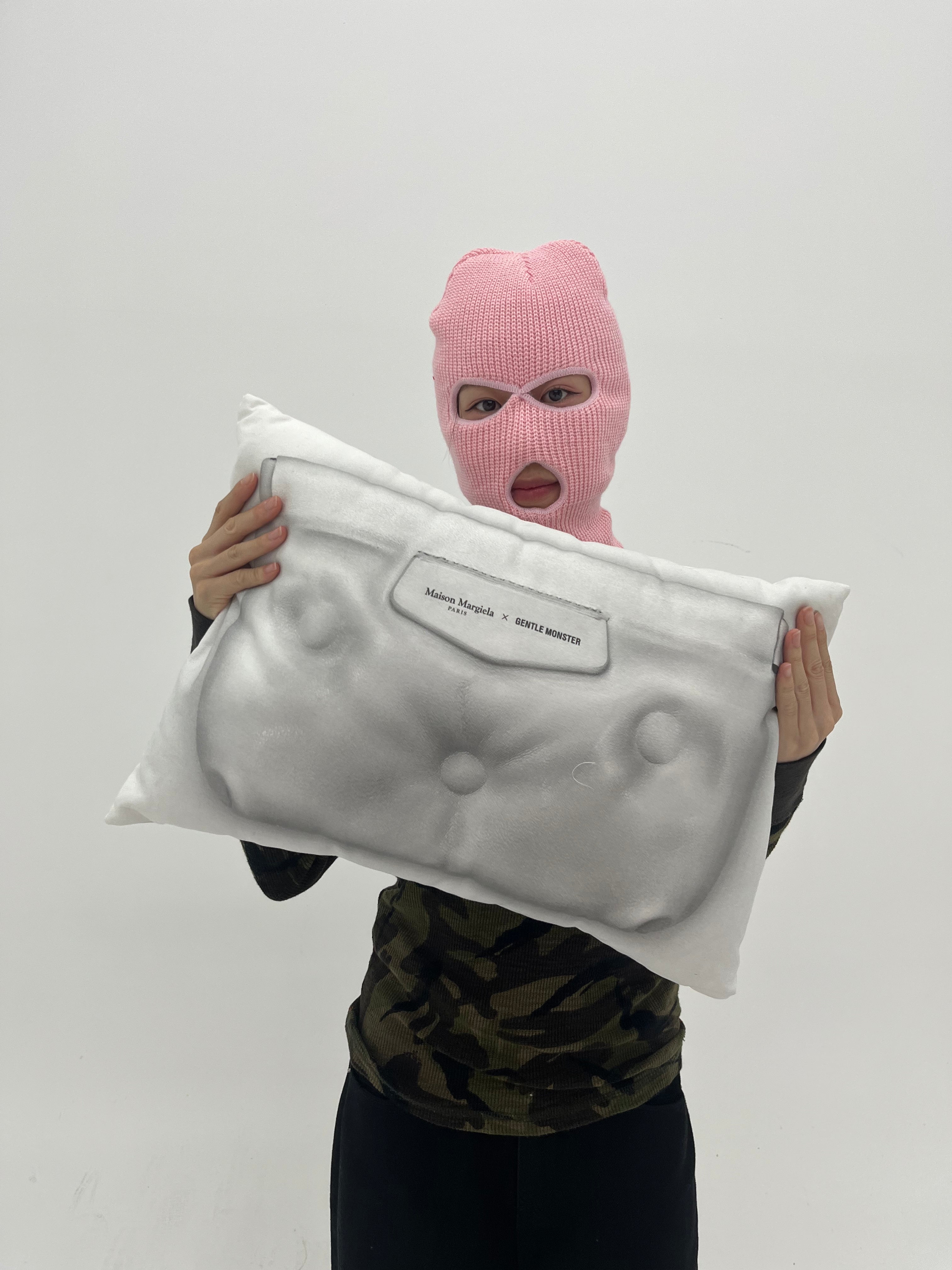 Maison Margiela × Gentle Monster 쿠션